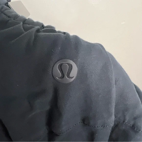 Lululemon Metropolis Maven High Rise Crop Size 4 Black Cargo Pant - Picture 10 of 12